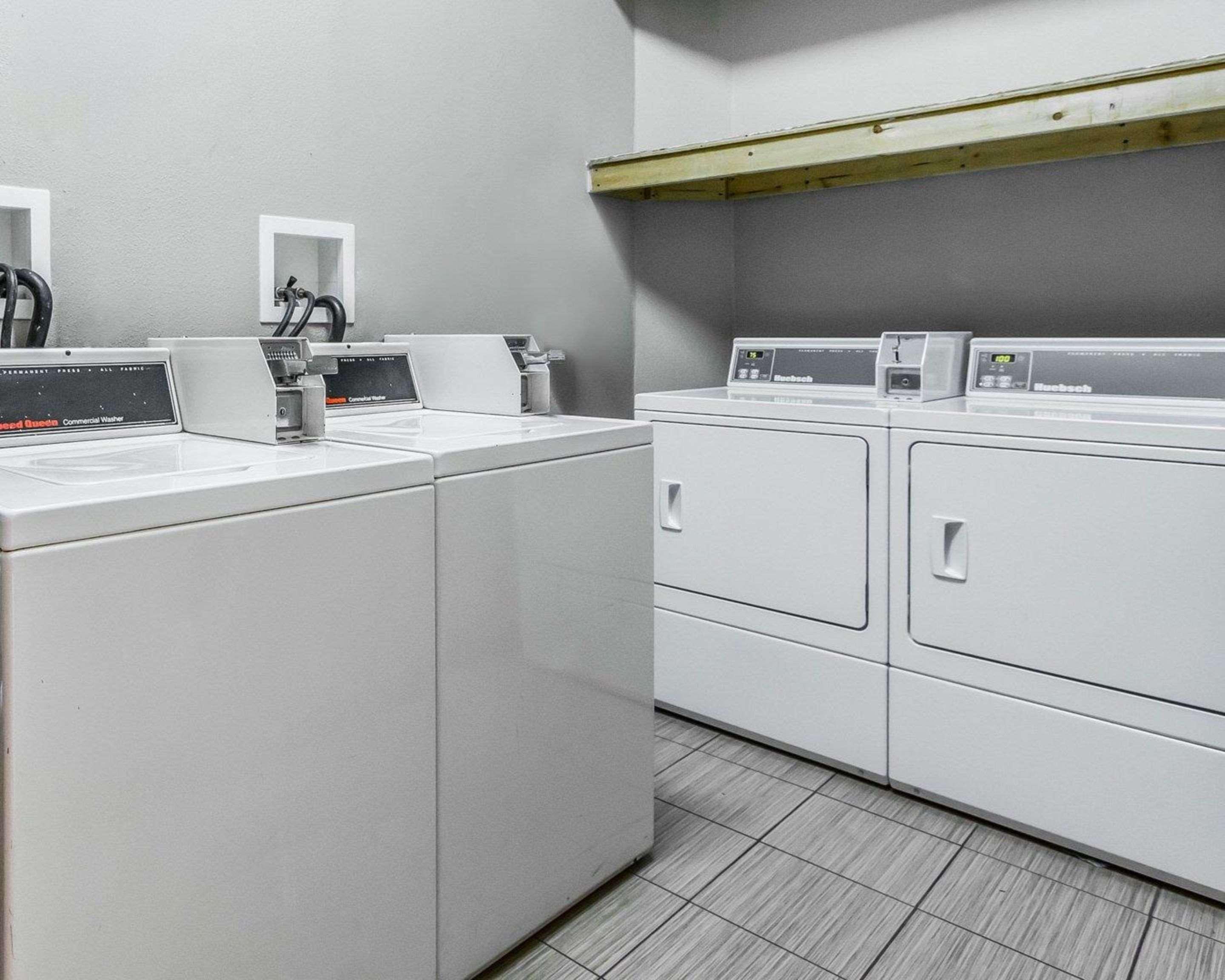 Econo Lodge Inn & Suites Enterprise Ngoại thất bức ảnh