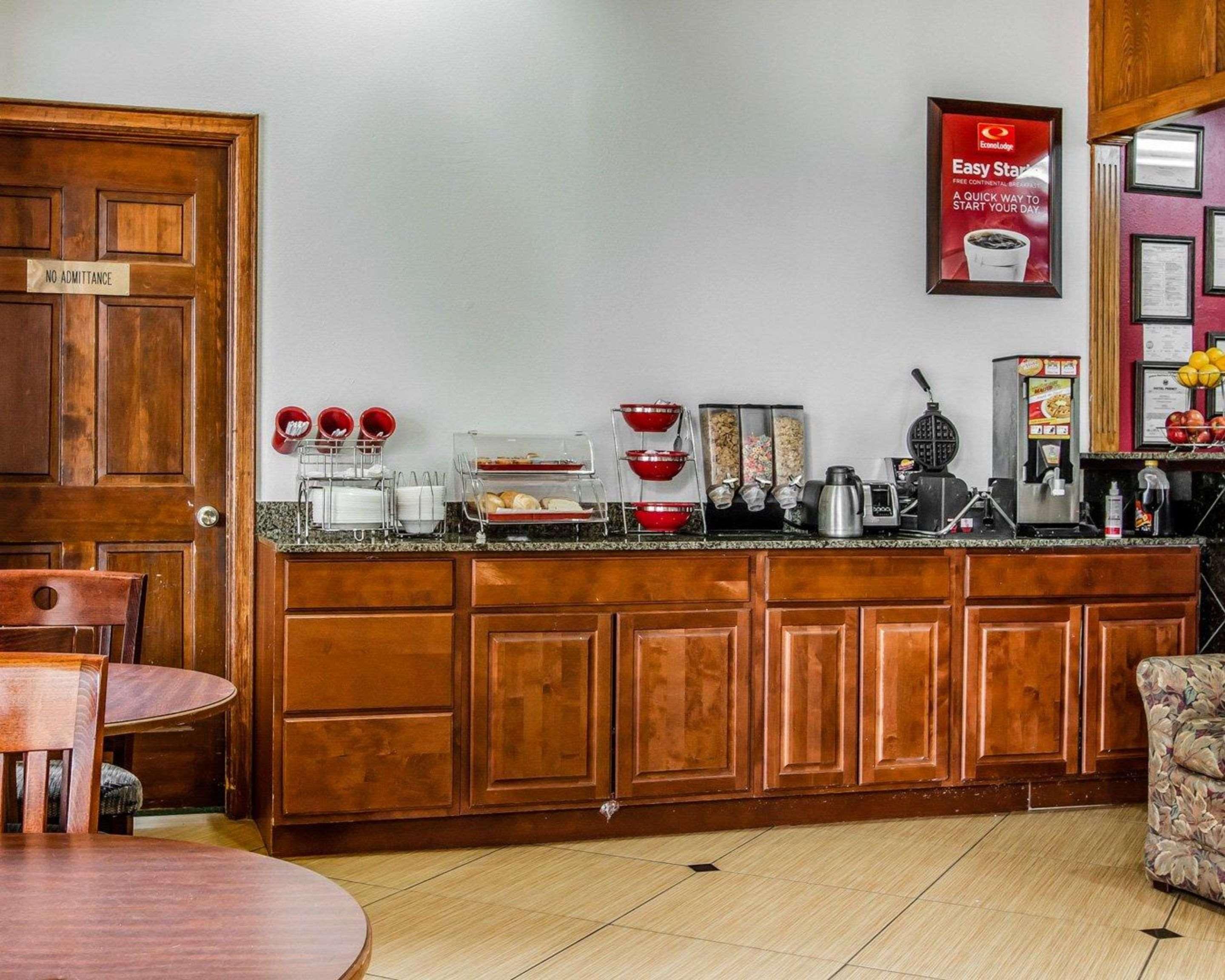 Econo Lodge Inn & Suites Enterprise Ngoại thất bức ảnh