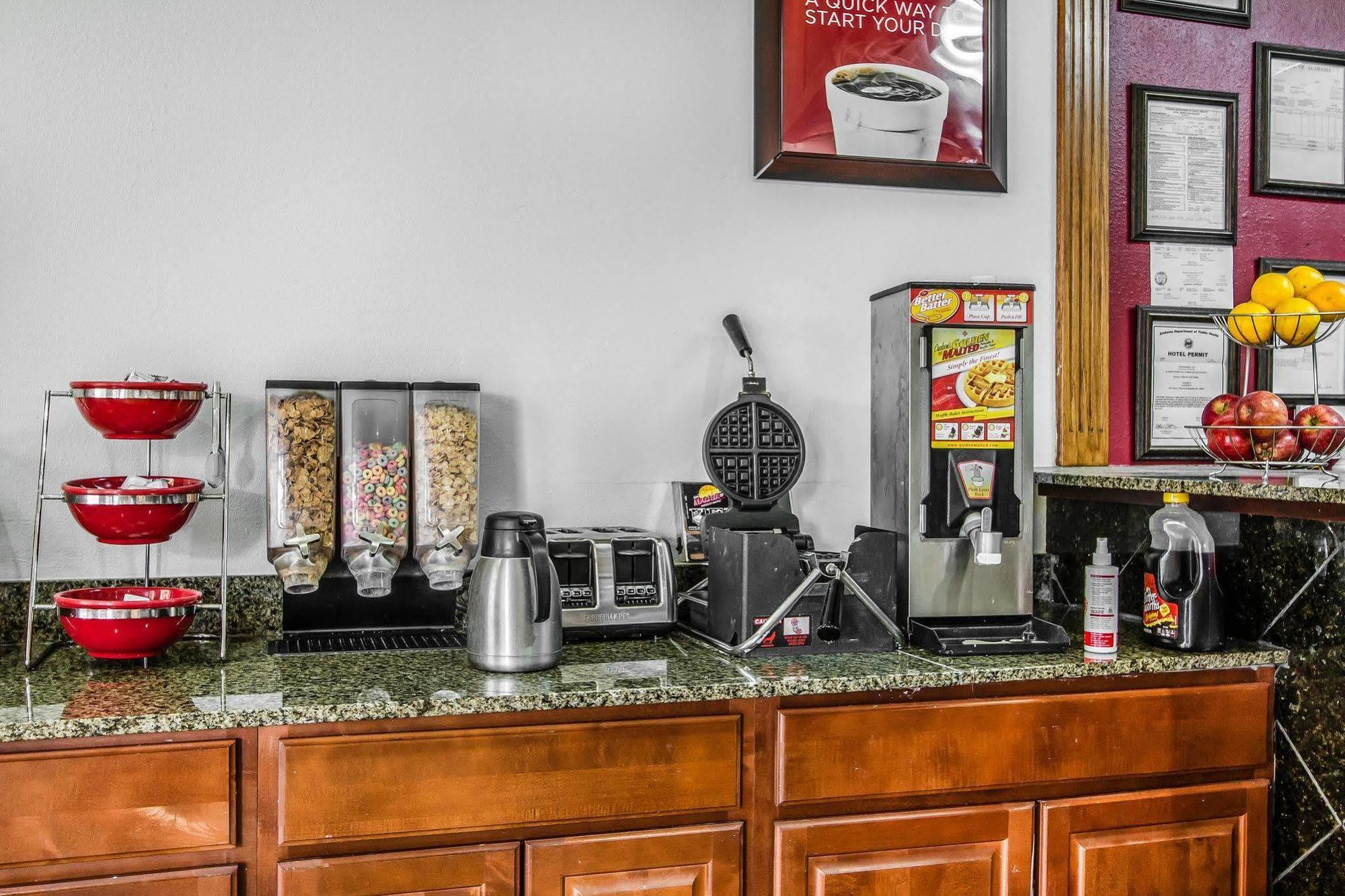 Econo Lodge Inn & Suites Enterprise Ngoại thất bức ảnh
